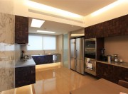 深沉的東南亞風(fēng)格公寓廚房裝修效果圖 深沉的東南亞風(fēng)格公寓廚房裝修效果圖